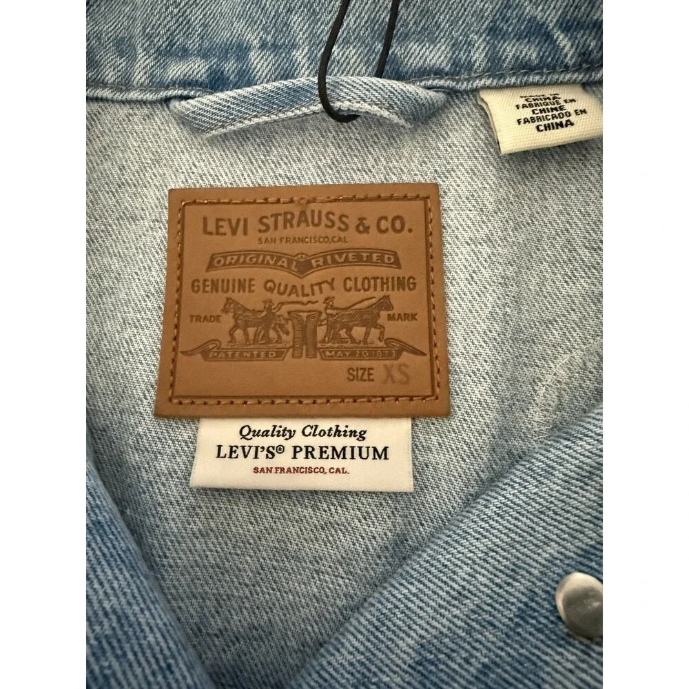 Levi’s 90’s Patchwork Denim Trucker Jacket Size XS NWT Light Wash Retro Relaxed